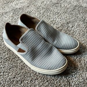 OluKai Women's Pehuea Slip On Shoes Loafers Light Gray Mesh Size 7